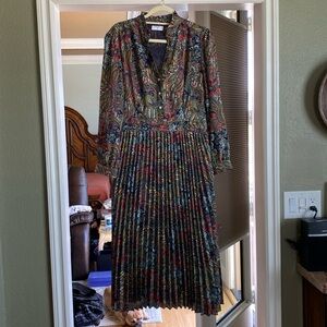 Untuckit size 10 paisley multi color dress